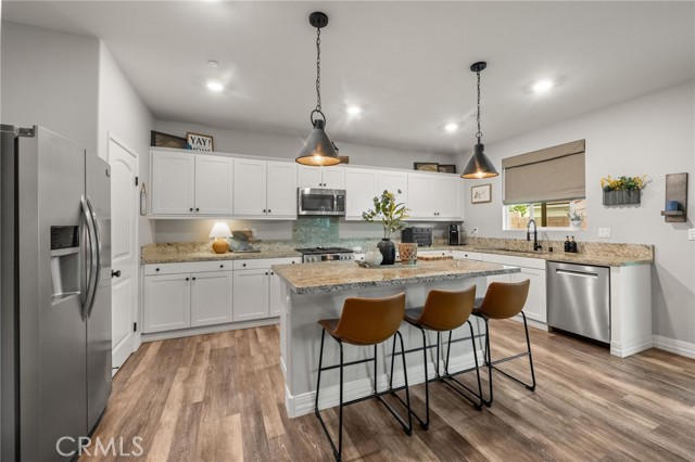 Detail Gallery Image 17 of 58 For 4975 Oak Moss, Fontana,  CA 92336 - 4 Beds | 3 Baths