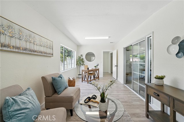 910 S Kenmore Street, Anaheim CA: https://media.crmls.org/medias/69d29951-aa18-4040-a168-fc9553ecffcf.jpg
