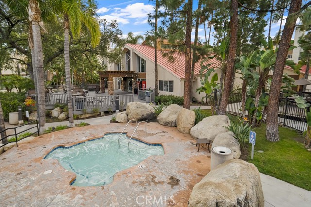 5510 Owensmouth Avenue, Woodland Hills CA: https://media.crmls.org/medias/69d2fe3d-e056-49b7-a849-c77ea441f5d3.jpg