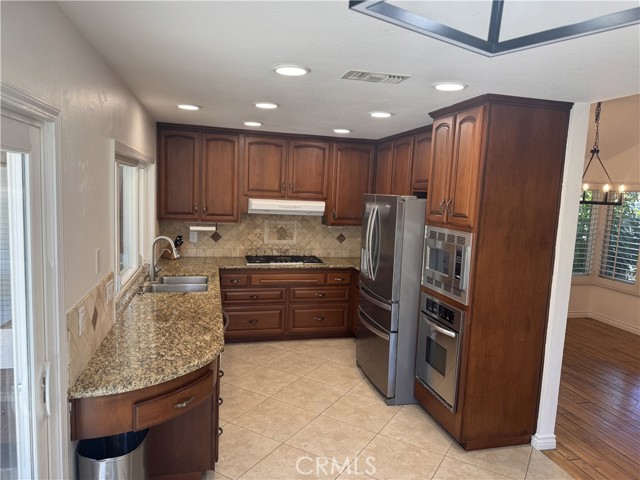 21041 Shaw Lane, Huntington Beach CA: https://media.crmls.org/medias/69d30fed-7940-413c-9928-3b038cd8b2c6.jpg