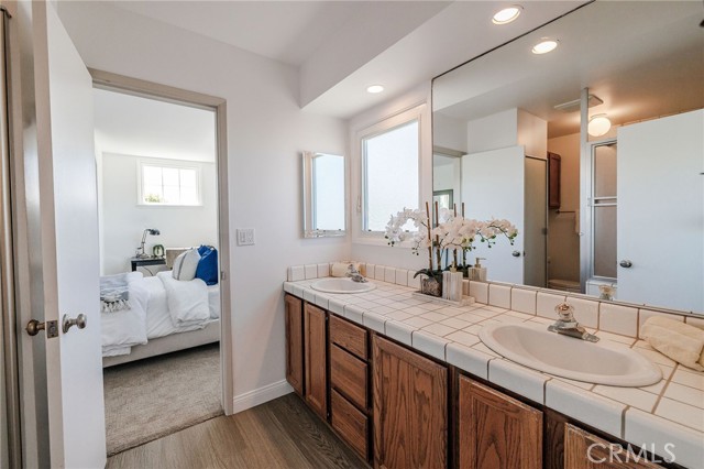 23532 Carlow Road, Torrance CA: https://media.crmls.org/medias/69d45447-0748-4520-bcf3-194a65c6d415.jpg