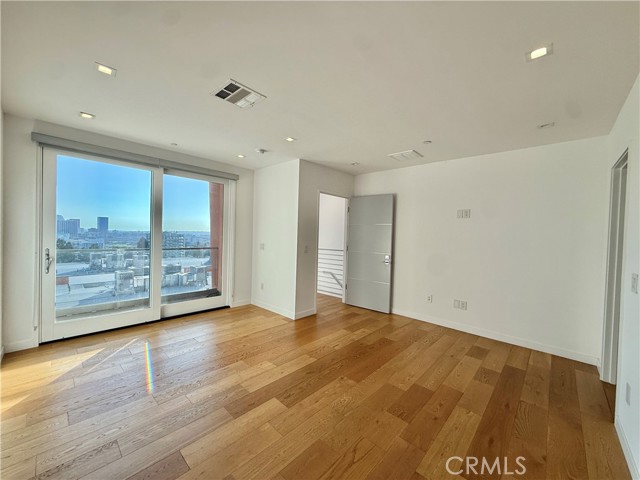 Detail Gallery Image 30 of 37 For 1035 Figueroa Ter #4,  Los Angeles,  CA 90012 - 3 Beds | 2/1 Baths