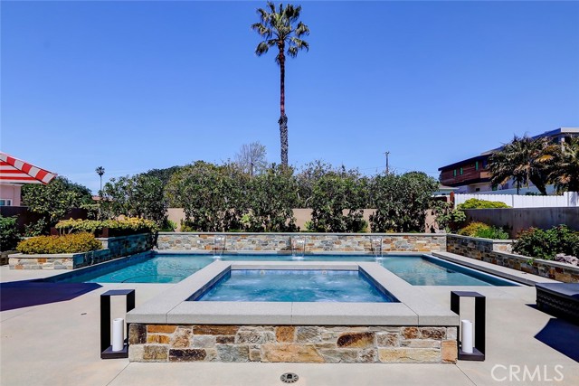 1833 8th Street, Manhattan Beach CA: https://media.crmls.org/medias/69d6086b-4226-40c3-b8fa-46ad2d2106ac.jpg