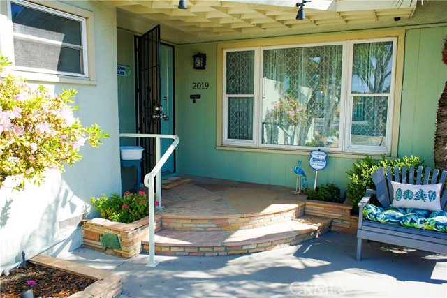 Detail Gallery Image 9 of 65 For 2019 Valencia, Santa Ana,  CA 92706 - 4 Beds | 2 Baths