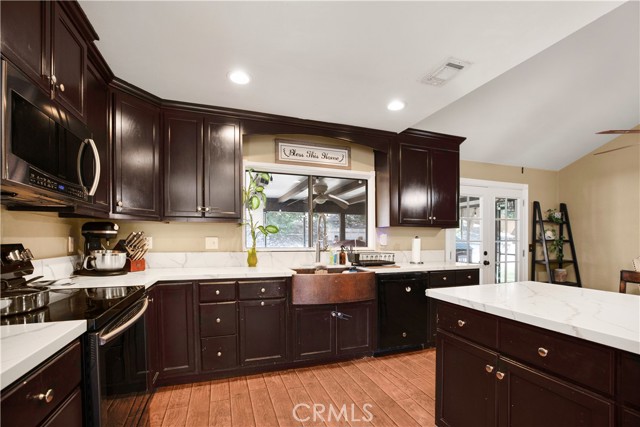 Detail Gallery Image 12 of 41 For 10330 Orange St, Rancho Cucamonga,  CA 91737 - 4 Beds | 2 Baths