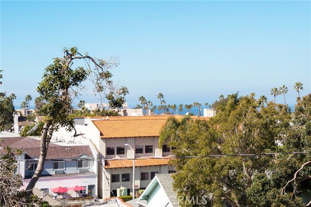 416 Guadalupe Avenue, Redondo Beach, California 90277, 2 Bedrooms Bedrooms, ,1 BathroomBathrooms,Residential,Sold,Guadalupe,SB17033095