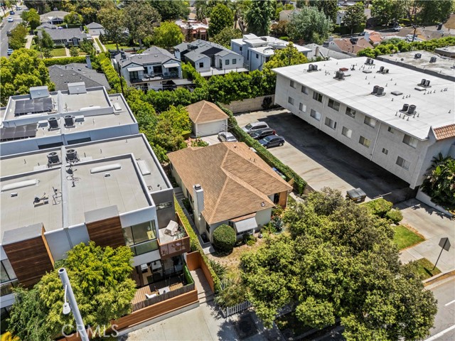 4180 Tujunga Avenue, Studio City CA: https://media.crmls.org/medias/69d78860-6a26-468f-b41b-815d69210091.jpg