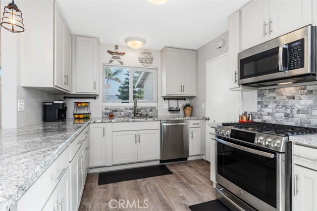 Detail Gallery Image 18 of 32 For 15201 Nottingham, Huntington Beach,  CA 92647 - 3 Beds | 2 Baths