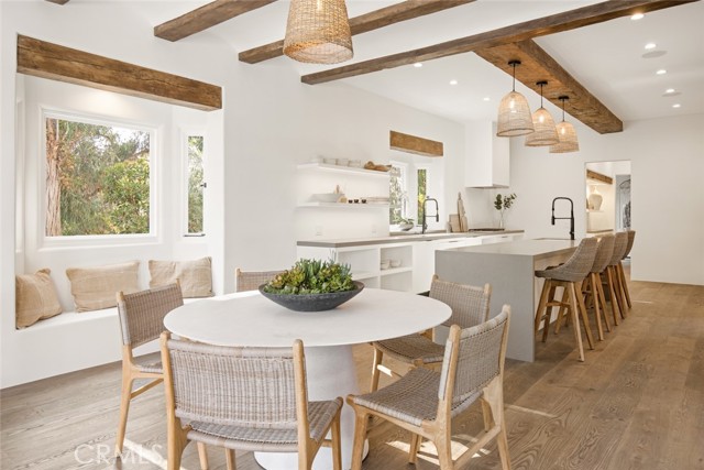 27405 Pacific Coast Highway, Malibu CA: https://media.crmls.org/medias/69d91896-212f-483f-8e74-adb9378241d6.jpg