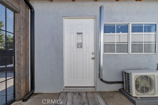 Detail Gallery Image 2 of 15 For 8447 Colbath Ave, Panorama City,  CA 91402 - 1 Beds | 1 Baths