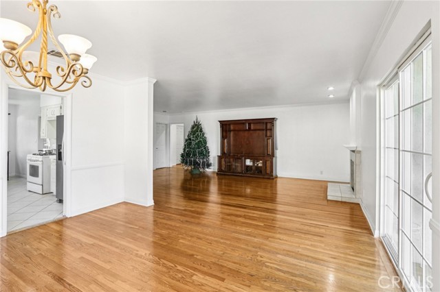 Detail Gallery Image 15 of 39 For 10509 Silverton, Tujunga,  CA 91042 - 4 Beds | 3 Baths