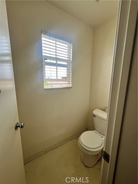 Detail Gallery Image 7 of 21 For 938 Sparrow Way, Perris,  CA 92571 - 4 Beds | 2/1 Baths