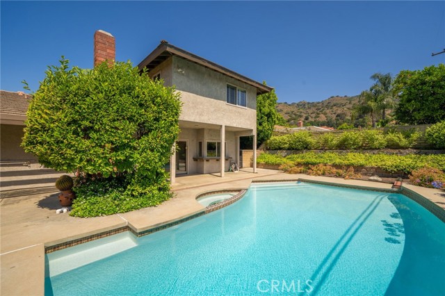 964 N Entrada Way, Glendora CA: https://media.crmls.org/medias/69da71bf-d776-448f-ab66-86c7dec46077.jpg