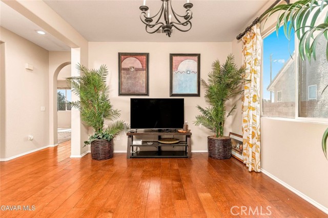 Detail Gallery Image 3 of 28 For 2158 Cypress, Lancaster,  CA 93535 - 4 Beds | 3 Baths