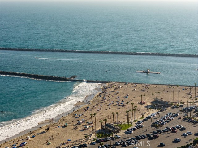 515 Narcissus Avenue, Corona del Mar CA: https://media.crmls.org/medias/69dafdc6-dcd4-4e95-b8ff-4c7af4ee7cee.jpg