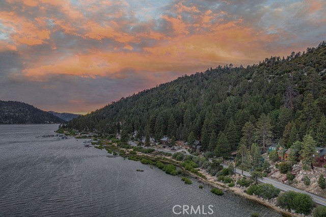 Detail Gallery Image 5 of 50 For 304 Big Bear Trail, Fawnskin,  CA 92333 - 3 Beds | 3 Baths