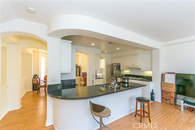 Detail Gallery Image 4 of 9 For 2889 Plaza Del Amo #125,  Torrance,  CA 90503 - 4 Beds | 3 Baths