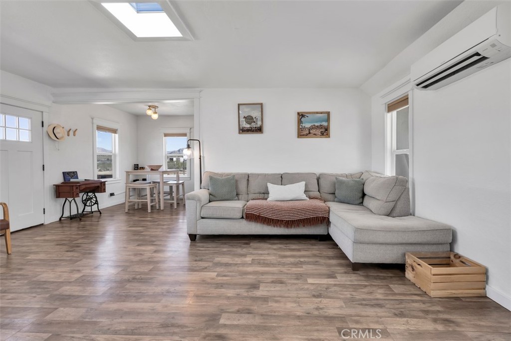 MLS #OC25214105 image #20