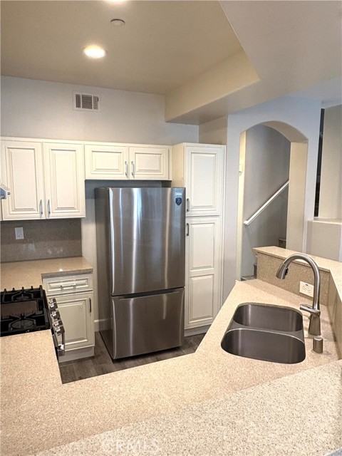 Detail Gallery Image 8 of 23 For 309 Falcon, Irvine,  CA 92618 - 2 Beds | 2/1 Baths