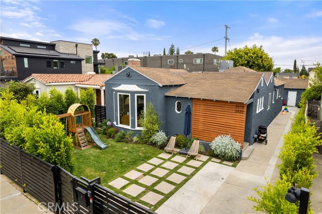 2818 S Holt Avenue, Los Angeles CA: https://media.crmls.org/medias/69dd67a2-64f1-4466-84c6-39d06db7fa7d.jpg