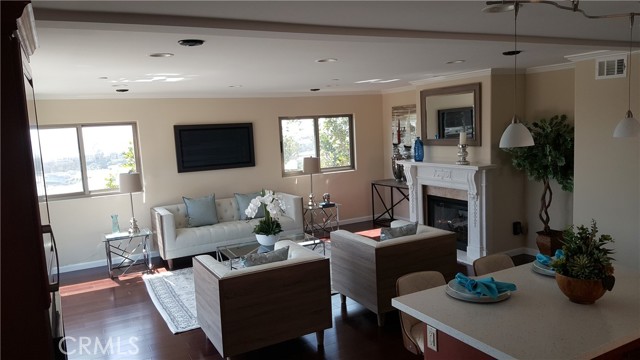910 17th Street, Hermosa Beach CA: https://media.crmls.org/medias/69de86e2-3aec-4458-9f67-cf91725507ac.jpg