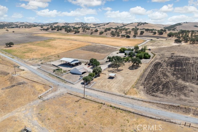 75429 Indian Valley Road, San Miguel CA: https://media.crmls.org/medias/69deecde-5394-4a18-9bad-2bfb9d29d9a7.jpg