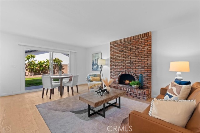 Detail Gallery Image 7 of 34 For 12325 Glynn, Downey,  CA 90242 - 4 Beds | 2/1 Baths