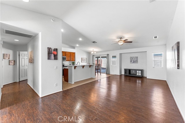 Detail Gallery Image 2 of 42 For 3319 Gemstone, Rosamond,  CA 93560 - 3 Beds | 2 Baths