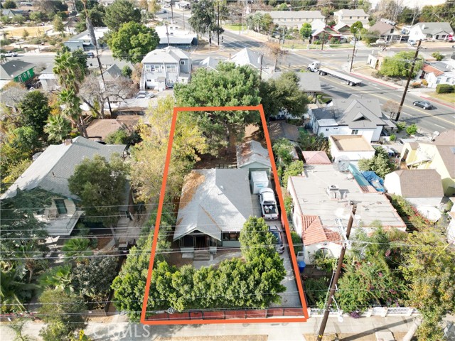 1355 N Gordon Street, Pomona CA: https://media.crmls.org/medias/69e0553a-3810-446f-a99a-7c55c0122334.jpg