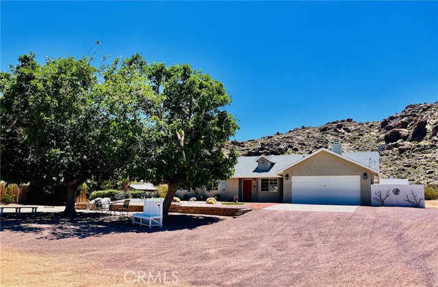 24212 Kansa Road, Apple Valley CA: https://media.crmls.org/medias/69e08228-c657-4665-91b6-5538ab5e4d41.jpg