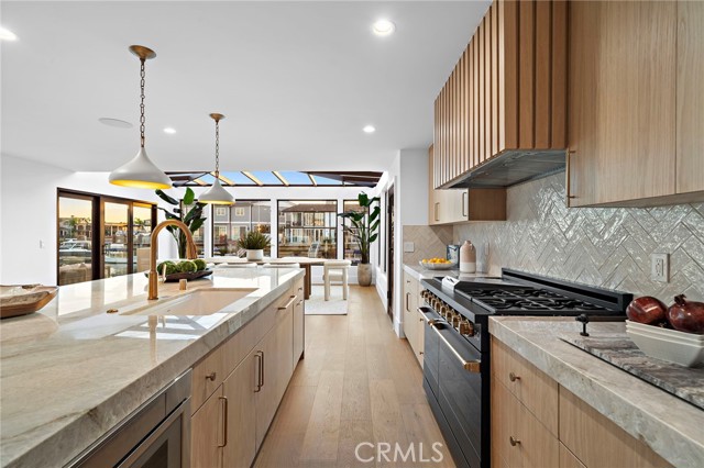 Detail Gallery Image 14 of 57 For 16471 Barnstable, Huntington Beach,  CA 92649 - 5 Beds | 5/1 Baths