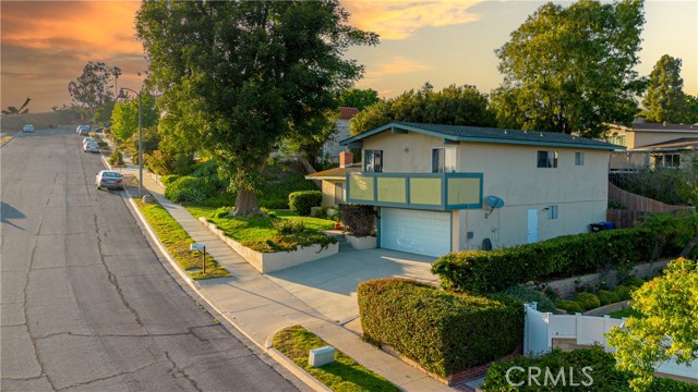 4296 Avenida Amelgado, Thousand Oaks CA: https://media.crmls.org/medias/69e1b458-ed4f-4111-a1aa-64067547021b.jpg