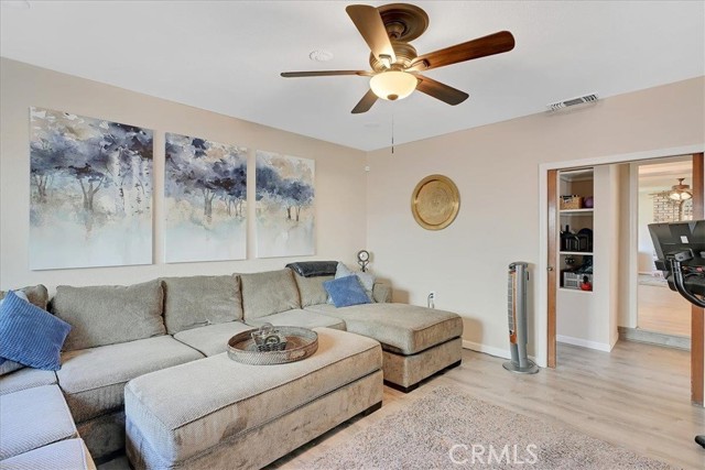 1986 14th Street, Olivehurst CA: https://media.crmls.org/medias/69e1ecf9-65a4-4b54-98b5-46452f3b5a0d.jpg