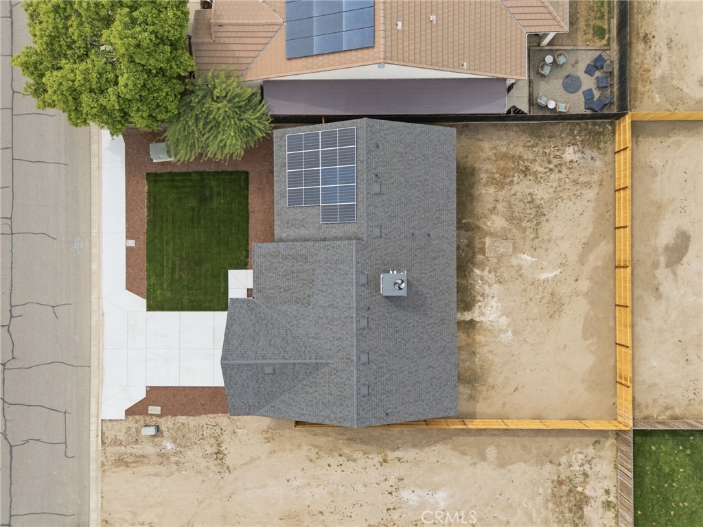 https://media.crmls.org/medias/69e2a898-7894-45e3-ba66-9972979e4b6e.jpg?preset=X-Large