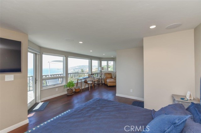Detail Gallery Image 17 of 38 For 2192 Crestview Dr, Laguna Beach,  CA 92651 - 3 Beds | 3/1 Baths