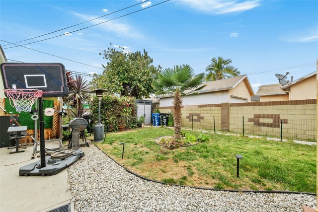 12343 Rives Avenue, Downey CA: https://media.crmls.org/medias/69e3582b-187b-4ab6-a0cf-7f0026324986.jpg