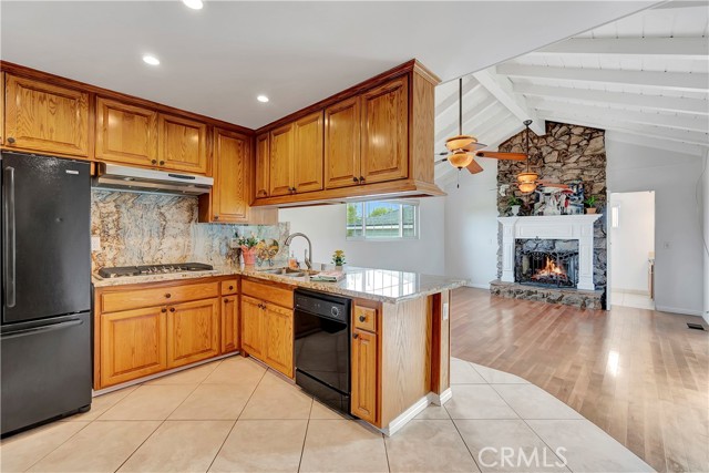 Detail Gallery Image 8 of 28 For 786 S Spanish Oak Ln, La Puente,  CA 91746 - 3 Beds | 1/1 Baths