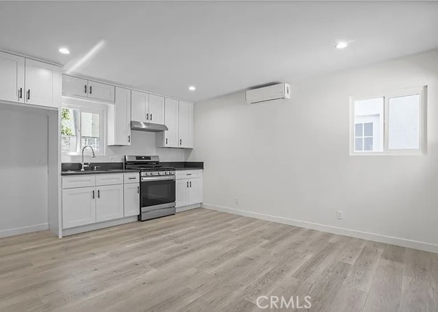 Detail Gallery Image 15 of 15 For 8814 Haskell Ave, North Hills,  CA 91343 - 3 Beds | 2 Baths
