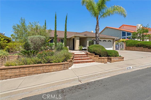 27951 Nevado, Mission Viejo CA: https://media.crmls.org/medias/69e4f566-4734-4bc1-b60c-c297d5c563df.jpg