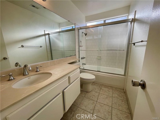16135 Reed Court, Fontana CA: https://media.crmls.org/medias/69e63502-fc66-4aaa-b9d7-27e9258b8db9.jpg