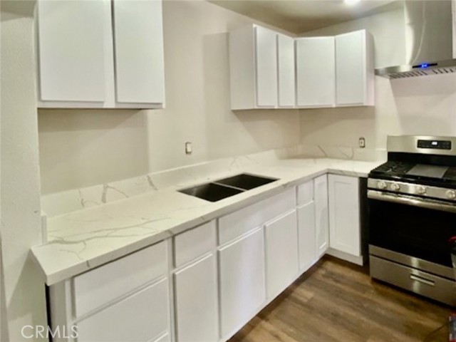 15096 Paddock Street photo 3