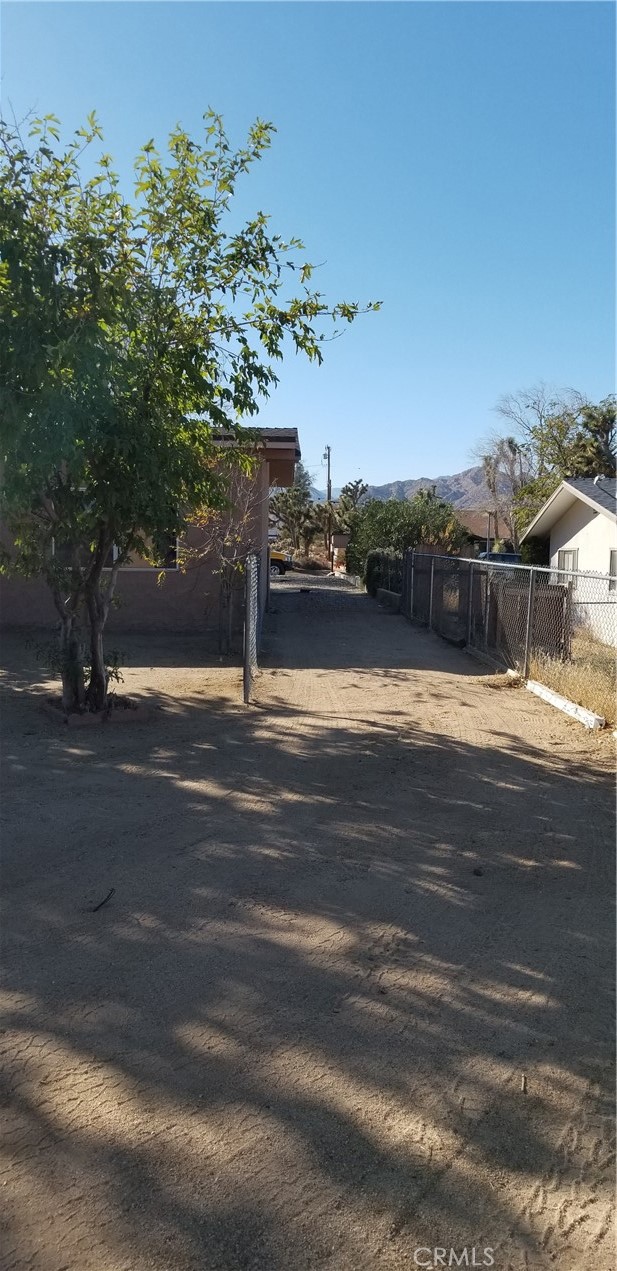 Detail Gallery Image 31 of 32 For 7587 Elk Trl, Yucca Valley,  CA 92284 - 2 Beds | 2 Baths