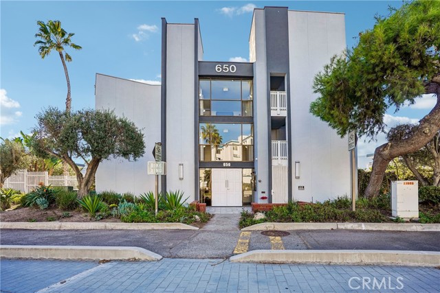 650 The Village, 212 photo 43