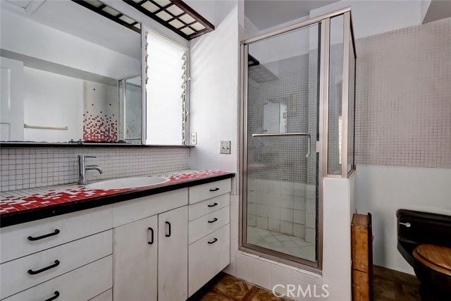 downstairs unit bathroom