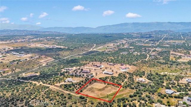 Detail Gallery Image 10 of 12 For 11129 Prairie, Oak Hills,  CA 92344 - – Beds | – Baths