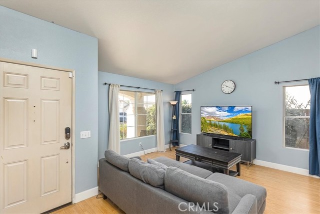 Detail Gallery Image 6 of 25 For 31522 Amsterdam, Winchester,  CA 92596 - 4 Beds | 2 Baths