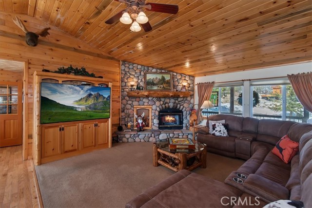 Detail Gallery Image 9 of 75 For 42545 Pegasus, Big Bear Lake,  CA 92315 - 5 Beds | 4 Baths