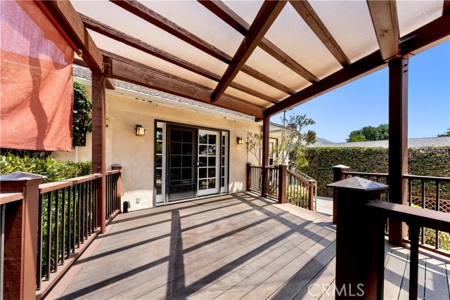 2042 E Crary Street, Pasadena CA: https://media.crmls.org/medias/69e82096-6ccf-43a3-8469-4fa5767513dc.jpg