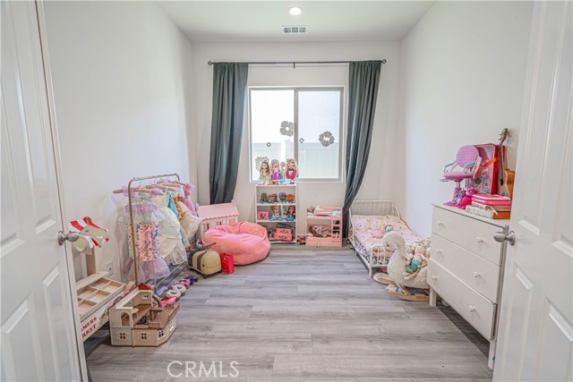 Detail Gallery Image 16 of 44 For 2111 Seville, Santa Paula,  CA 93060 - 4 Beds | 2/1 Baths