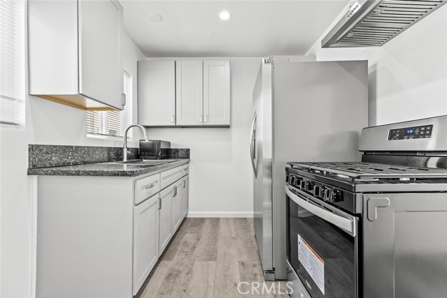 142 S Savannah Street, Los Angeles CA: https://media.crmls.org/medias/69e9302f-c8d5-4f35-a343-1fc72fc27fb8.jpg